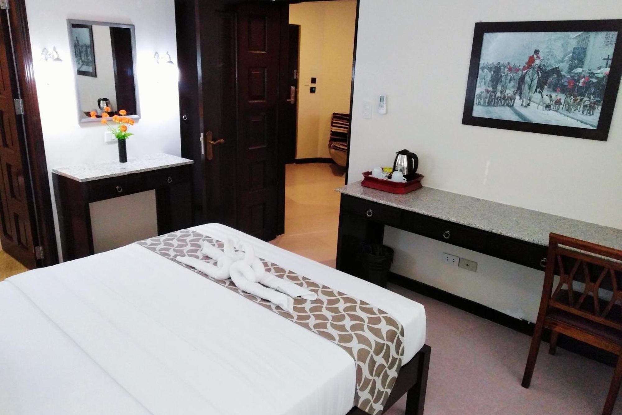 Venezia Suites Hotel Iloilo Room photo