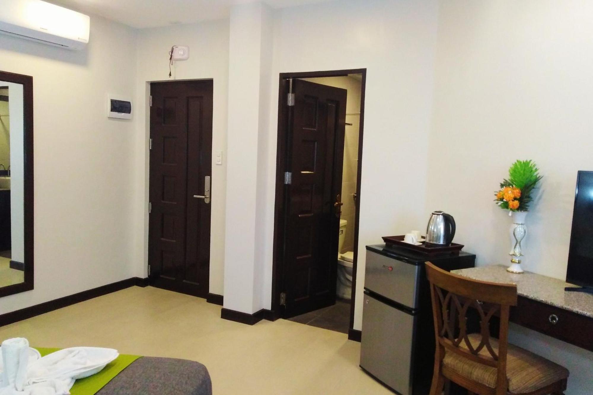Venezia Suites Hotel Iloilo Room photo