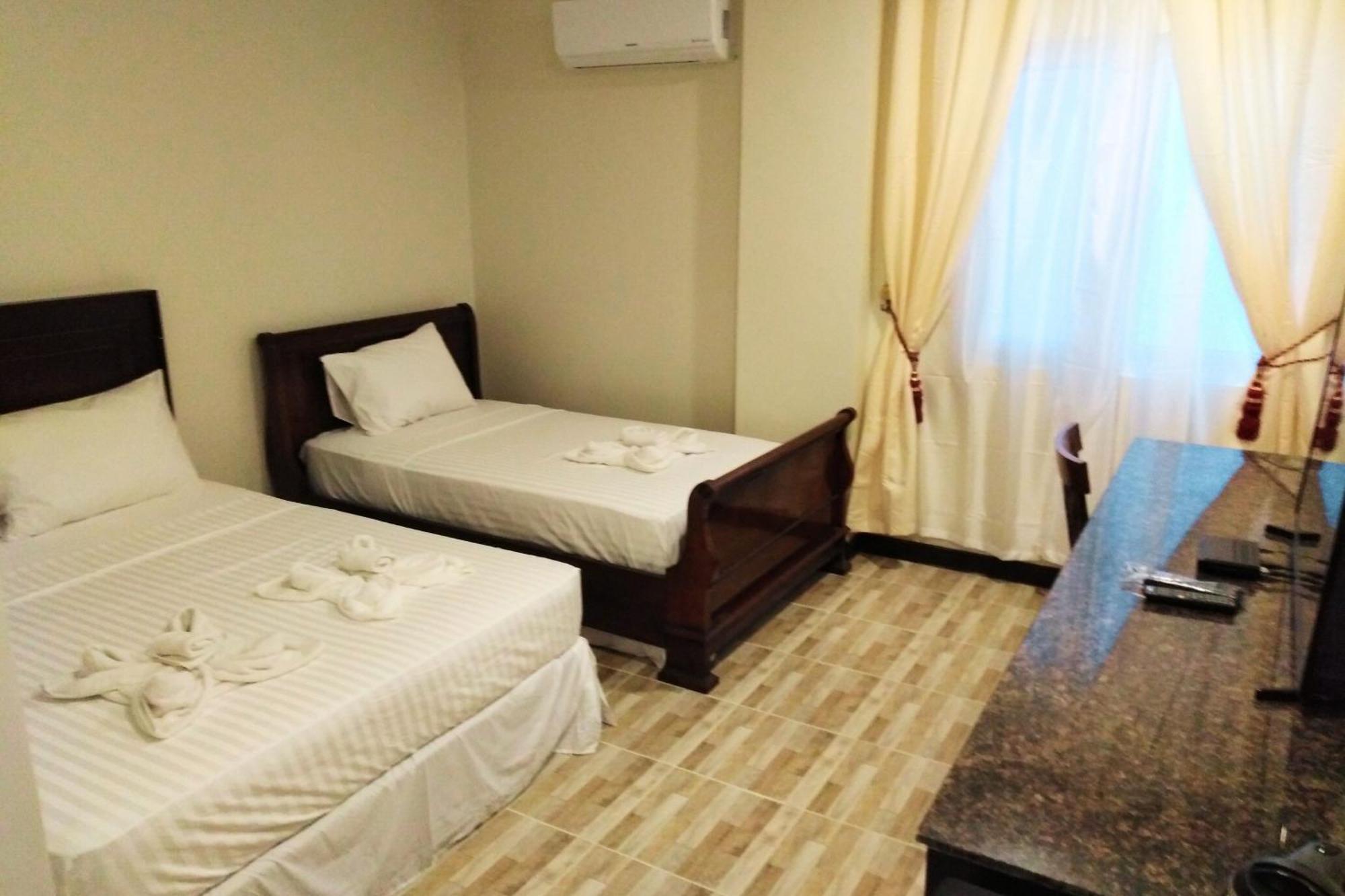 Venezia Suites Hotel Iloilo Room photo