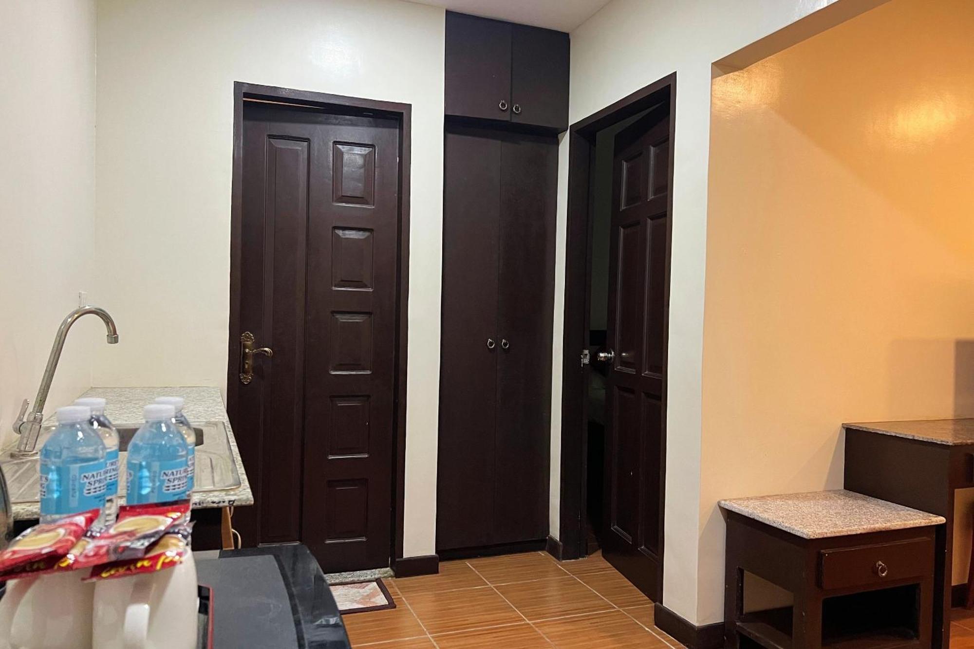 Venezia Suites Hotel Iloilo Room photo