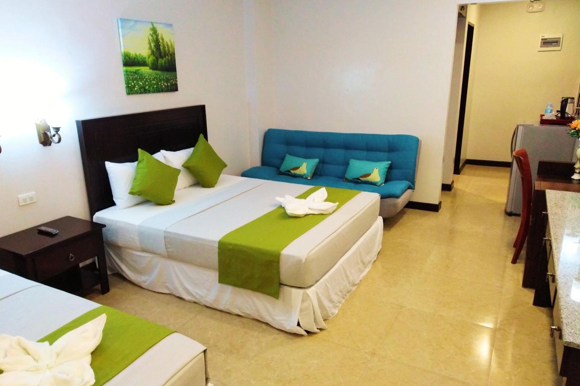 Venezia Suites Hotel Iloilo Room photo