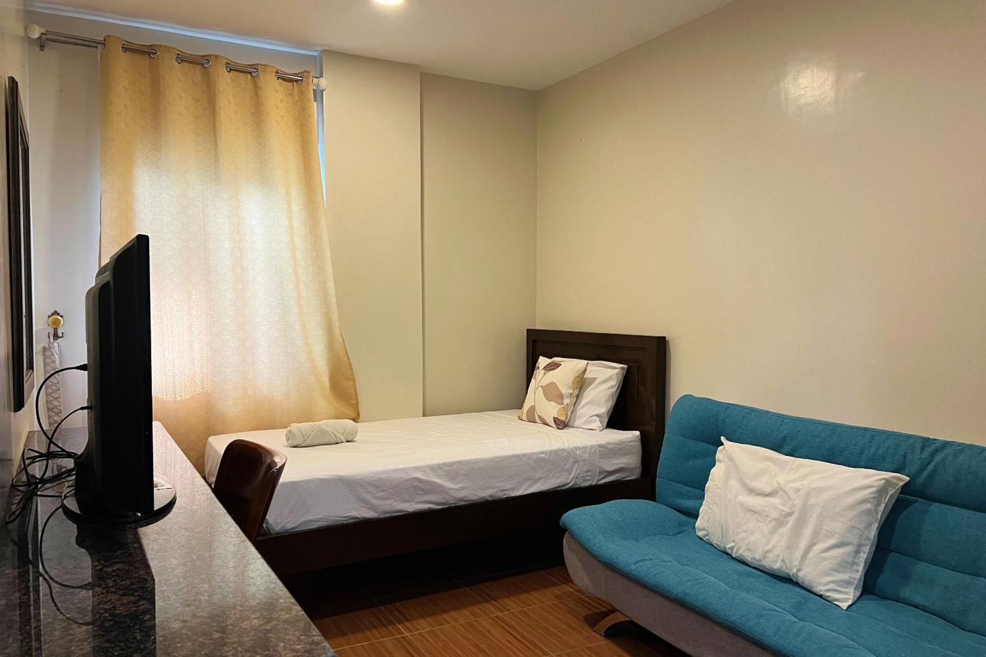 Venezia Suites Hotel Iloilo Room photo