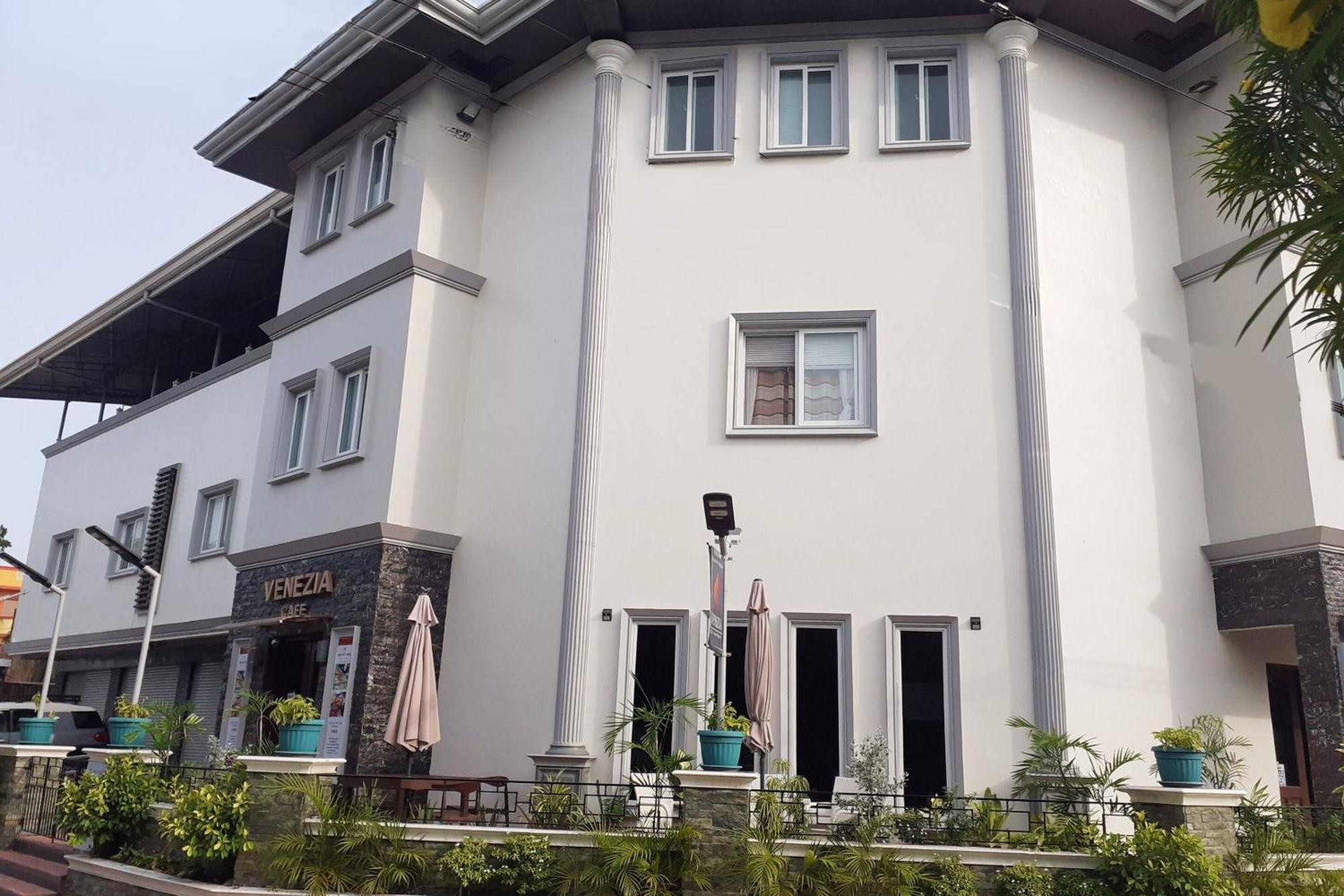 Venezia Suites Hotel Iloilo Exterior photo