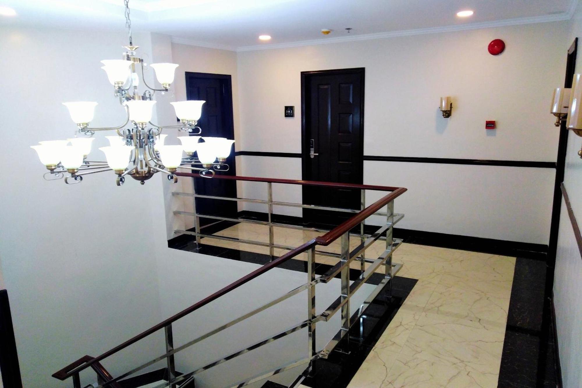 Venezia Suites Hotel Iloilo Exterior photo