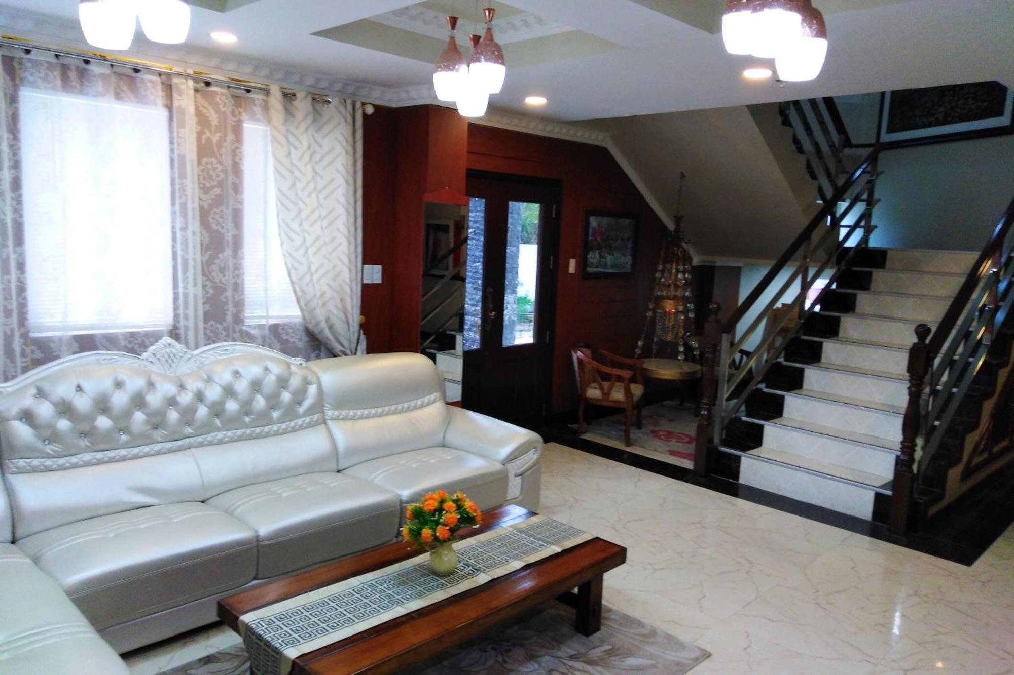 Venezia Suites Hotel Iloilo Exterior photo
